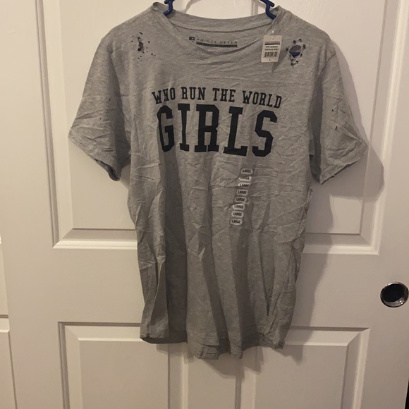 Prince Peter Who Run the World Destroyed T-Shirt - Picture 2 of 4